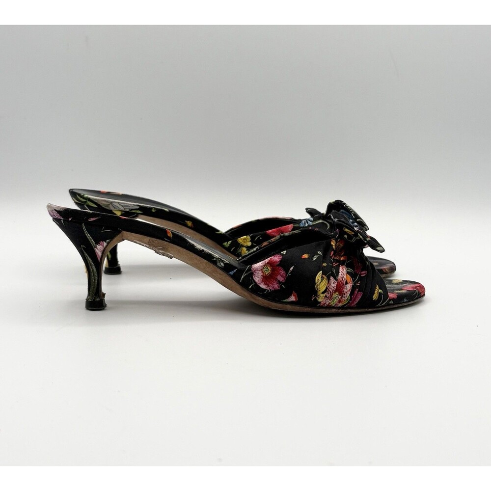Gucci Black Satin Kitten Heels w/ Colorful Floral Pattern & Bow Y2K Size 6.5 - Picture 4 of 15